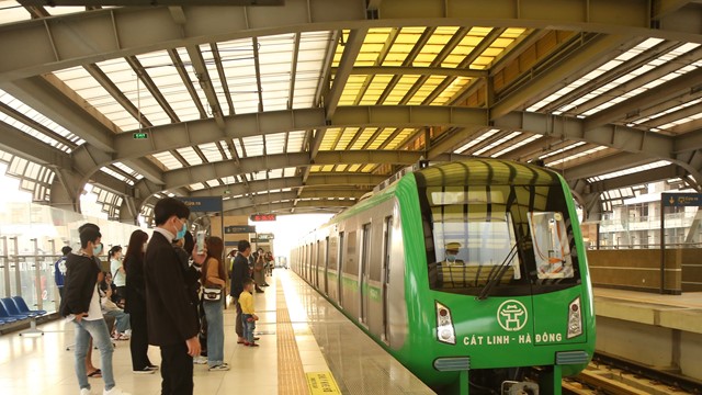 Đường sắt Cát Linh - Hà Đông khai thác thương mại, người dân đặt trọn niềm tin