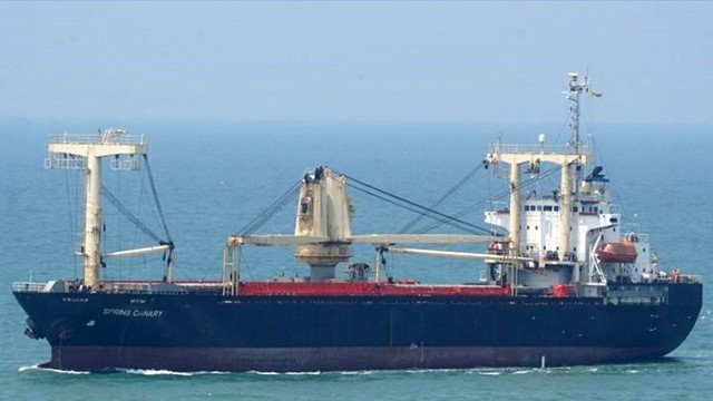 Tàu không người đang trôi tự do trên biển Việt Nam