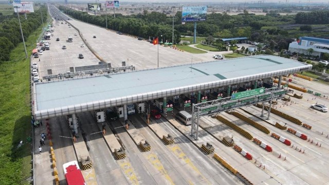 Cả nước có 3,7 triệu xe đã được dán thẻ thu phí không dừng