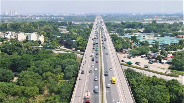 Cấm phương tiện di chuyển qua cầu Thanh Trì trong đêm để kiểm định