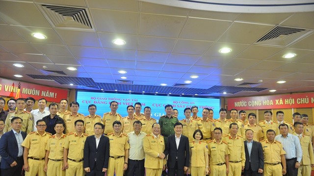 CSGT chính thức tham gia đăng kiểm ô tô