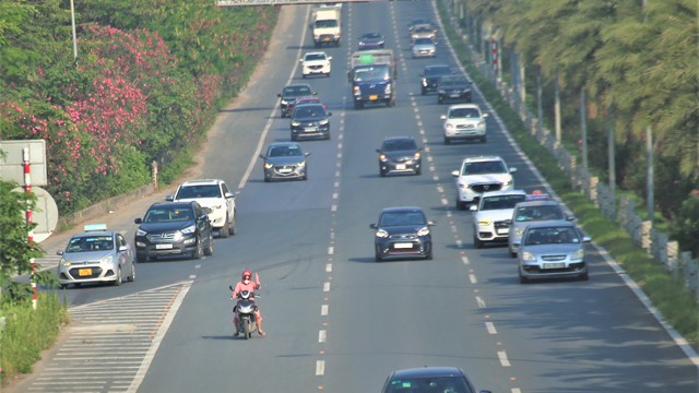 Xe máy đi vào cao tốc, cần xử lý nghiêm và tăng mức xử phạt 