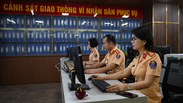 Đã có 7 trường hợp làm thủ tục nhận biển số xe sau đấu giá