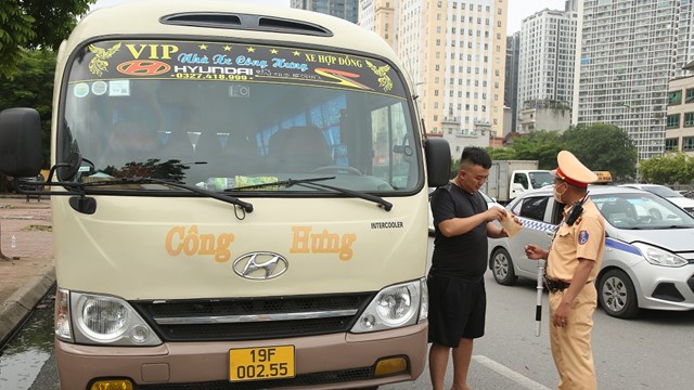 Xử lý 868 trường hợp vi phạm Luật Giao thông đường bộ