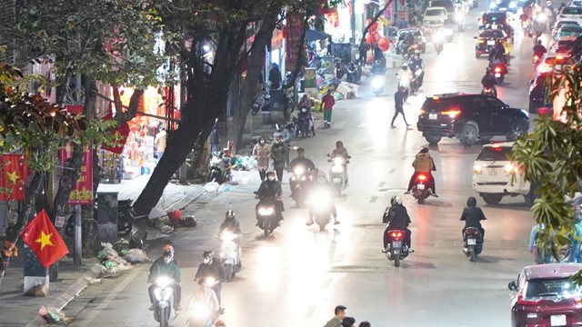 Đường phố Hà Nội thông thoáng trước giờ chuyển giao sang năm mới