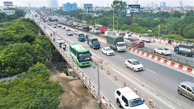 Siết tình trạng nhờn luật trên các cây cầu ra vào Thủ đô
