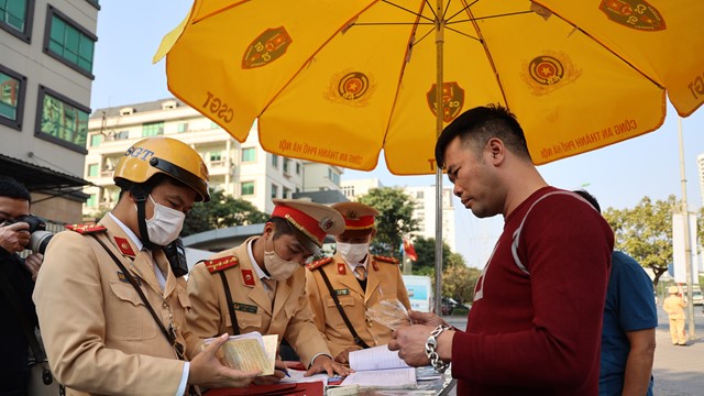 Bỏ đề xuất trích lại tiền phạt cho cảnh sát giao thông