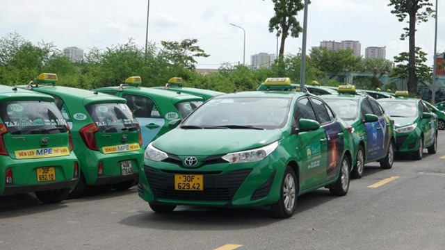 Tài xế taxi Mai Linh kiệt quệ vì bị nợ doanh thu