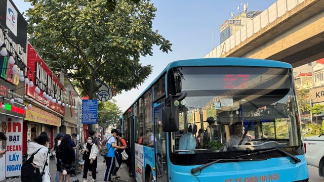 Tăng giá vé xe buýt: Không gây xáo trộn, ảnh hưởng đến người dân