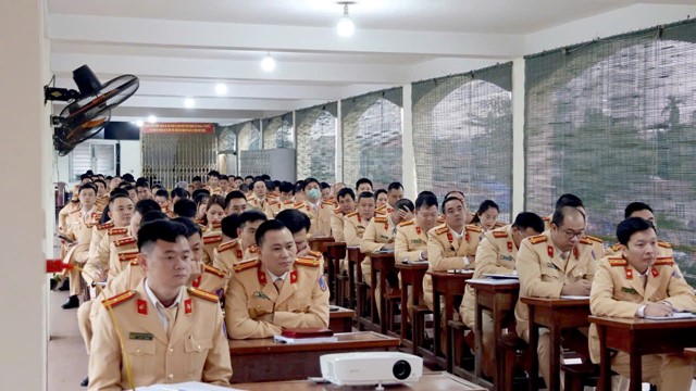 Công an Hà Nội tập huấn nghiệp vụ cấp giấy phép lái xe