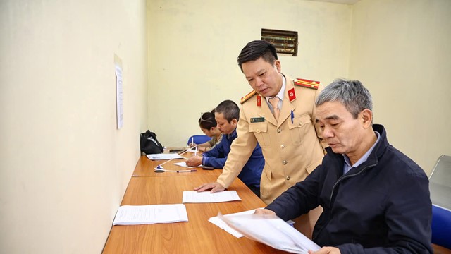 Công an Hà Nội công bố 17 điểm đăng ký, cấp biển số xe ô tô, mô tô