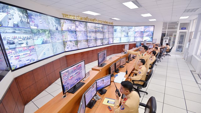 Hà Nội: 37 xe máy và 94 ô tô bị “phạt nguội” trong tháng 8