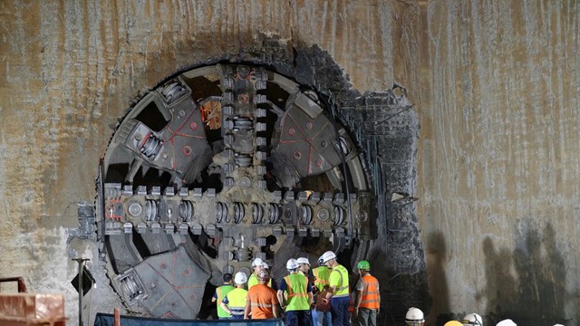 Máy đào hầm TBM “Táo bạo” tuyến đường sắt đô thị Nhổn - Ga Hà Nội đã  tiến đến ga S10