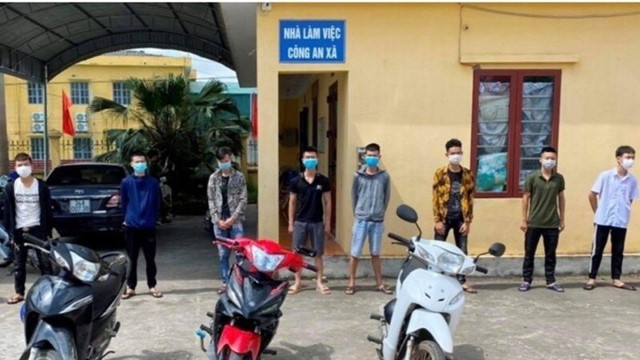 8 đối tượng lạng lách đánh võng bị xử phạt 2,7 triệu đồng