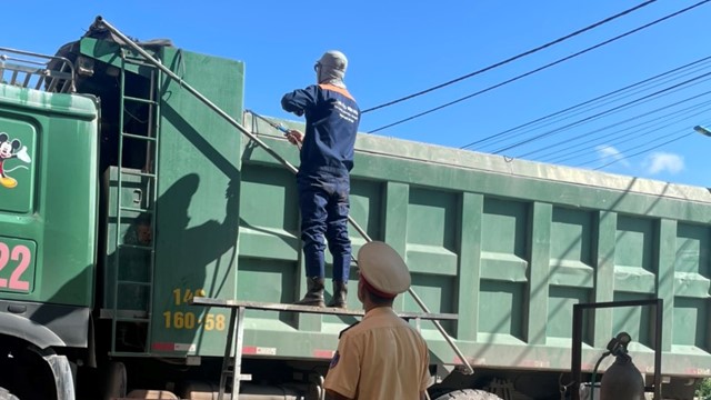 Quảng Ninh: Hàng nghìn xe vi phạm, tước hàng trăm giấy phép lái xe