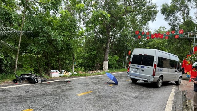 Hải Phòng: Va chạm xe ô tô trước cổng UBND xã, một nam sinh tử vong