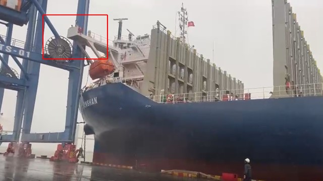 Hải Phòng: Tàu Tiger Maanshan đâm va vào cầu tàu, trụ cần cẩu tại Cảng Đình Vũ