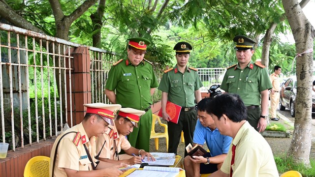 Hải Phòng: Xử lý hơn 700 trường hợp xe ô tô kinh doanh vận tải khách và xe đầu kéo container vi phạm 