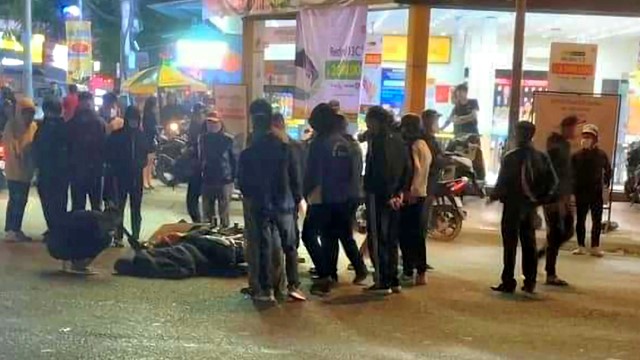 Người đàn ông tử vong tại chỗ khi va chạm với xe tải 