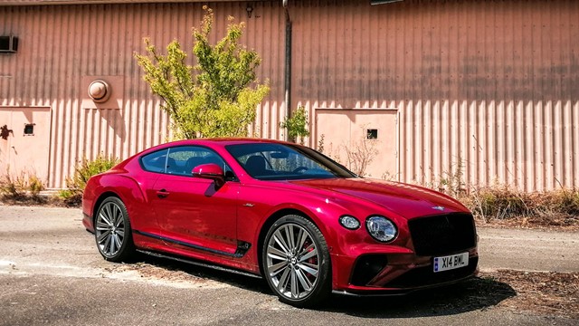 Những mẫu ô tô cứu nhà sản xuất thoát khỏi cảnh phá sản