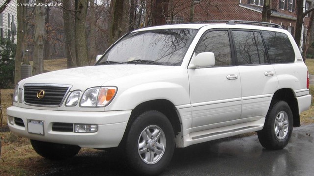 Nhiều xe công đang được thanh lý với giá siêu rẻ