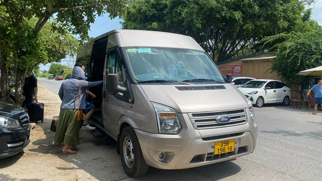 Thuê xe ô tô tự lái: Cháy hàng kỳ nghỉ lễ, “thấp thỏm” lo phạt nguội