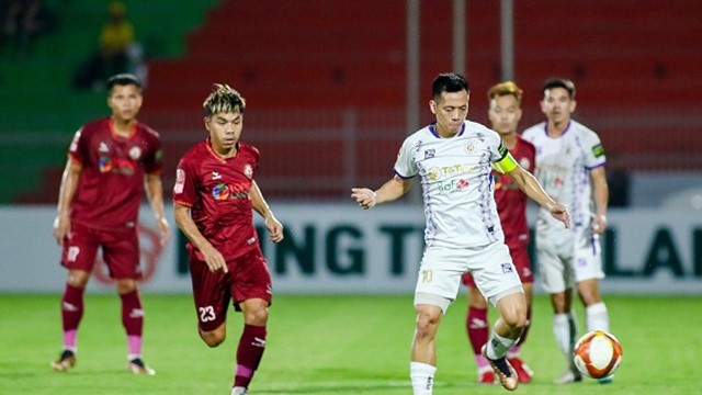 Hà Nội FC mất ngôi đầu sau trận thua trước Bình Định