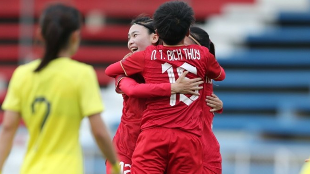 Bóng đá nữ Việt Nam khởi đầu thuận lợi tại SEA Games 32