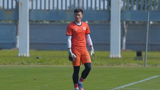 Thủ môn Bùi Tiến Dũng muốn rời Công an Hà Nội