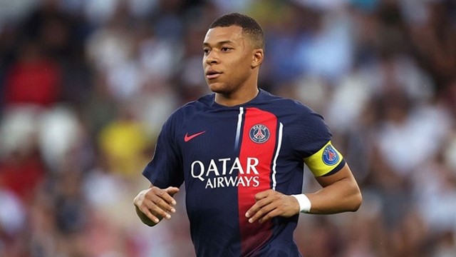 Lời đề nghị chuyển nhượng trị giá 300 triệu euro cho Mbappe