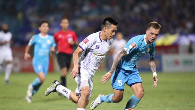 Tuấn Hải tỏa sáng, Hà Nội FC vươn lên ngôi đầu V-League