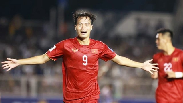 ĐT Việt Nam nhận thưởng 1 tỷ đồng sau chiến thắng trước Philippines