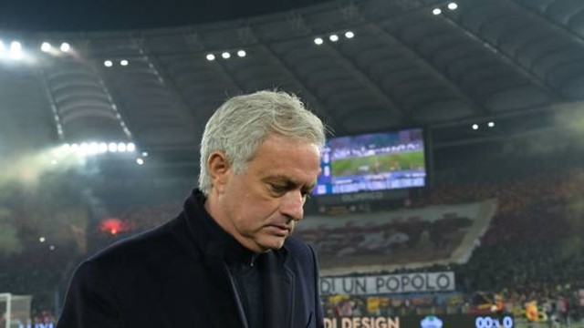 AS Roma quyết định sa thải Jose Mourinho