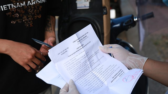 Doanh nghiệp tư nhân cấp giấy đi đường gấp gần 5 lần cơ quan nhà nước