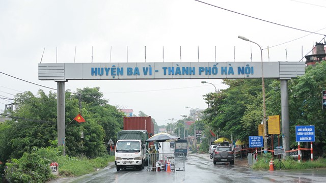 24h: Hà Nội kiểm soát 17.757 phương tiện tại chốt kiểm soát cửa ngõ