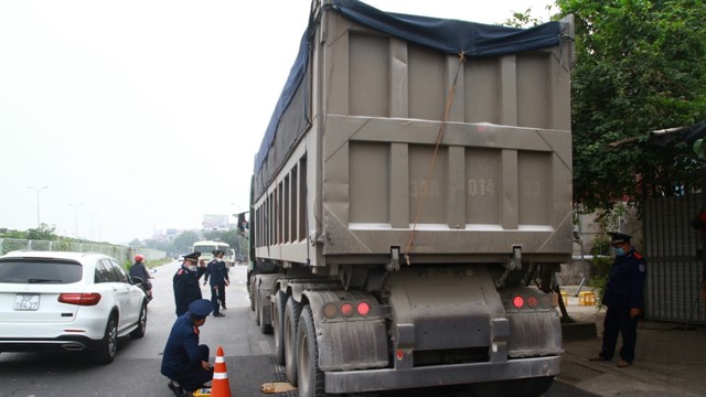 Hà Nội: Tăng cường xử lý xe quá khổ quá tải sau giãn cách