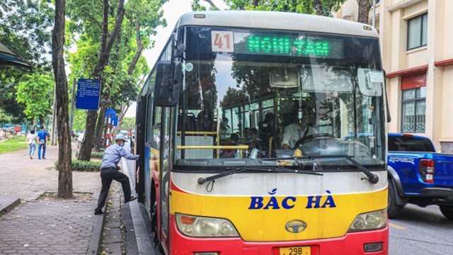 Đề xuất phương án “mở lối” cho 5 tuyến buýt có nguy cơ dừng hoạt động