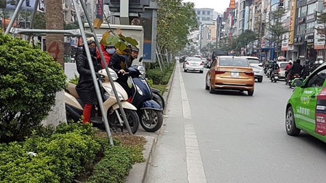 Điểm mở dải phân cách gây mất an toàn trên phố Xã Đàn