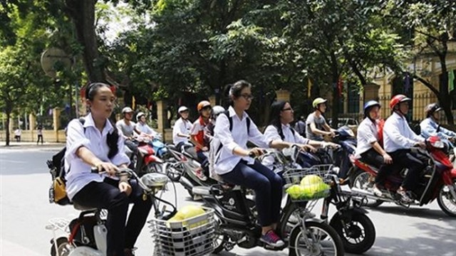 Hà Nội: Đẩy mạnh triển khai quy định bắt buộc đội mũ bảo hiểm