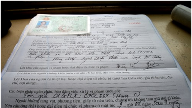 Có được lấy lại giấy tờ bị thu giữ sau khi đã làm mất biên bản xử phạt vi phạm giao thông?