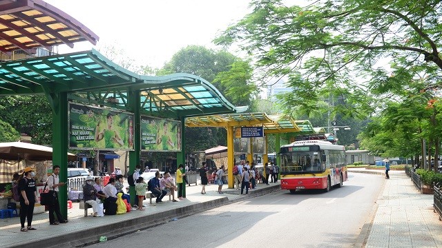 Đấu thầu cung ứng dịch vụ xe buýt: “Liệu cơm gắp mắm”