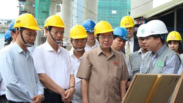 Đoàn giám sát của QH khảo sát 2 công trình giao thông trọng điểm tại Hà Nội