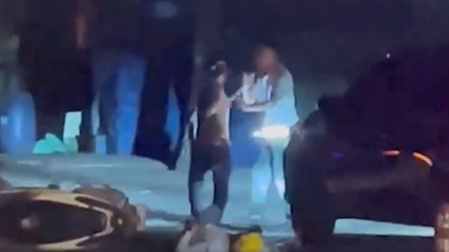 Xác minh vụ người đàn ông nghi ăn vạ, đánh tài xế ô tô sau va chạm giao thông