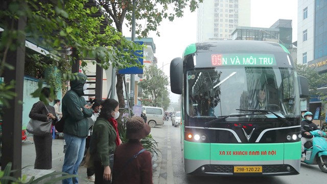 Hà Nội đặt mục tiêu xanh hoá GTCC kéo giảm ùn tắc giao thông