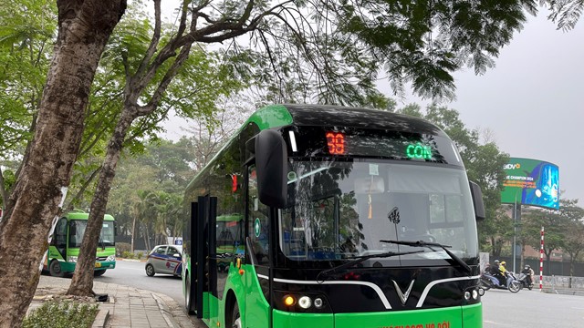 Phương tiện công cộng ở Hà Nội vẫn đang đứng trước nhiều thách thức