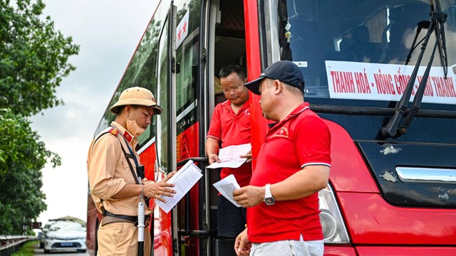 CSGT tăng cường xử lý vi phạm trên các tuyến đường bộ cao tốc