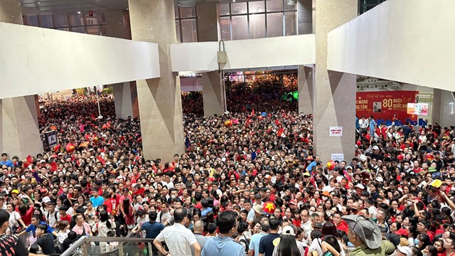 1,8 triệu lượt khách sử dụng tàu điện Hà Nội dịp lễ Quốc khánh 2/9