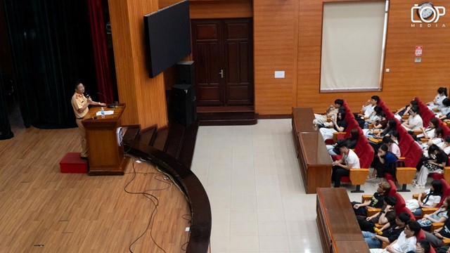 Tích cực tuyên truyền luật giao thông trong các trường đại học