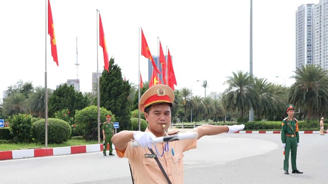 Phân luồng giao thông phục vụ Đại hội Đại biểu lần thứ XVIII Đảng bộ thành phố Hà Nội