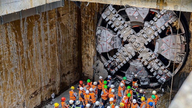 Máy khoan hầm TBM số 1 – “Thần Tốc” chính thức tiến vào Ga S12 – Ga Hà Nội